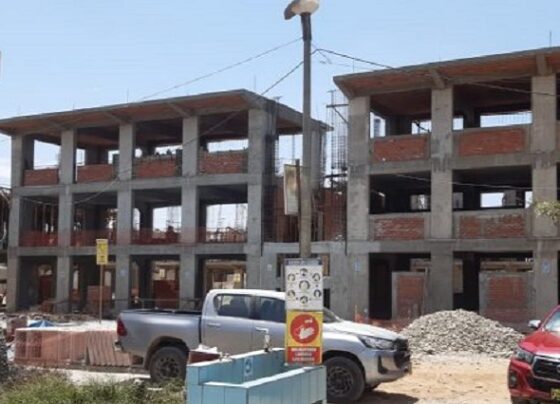 Veintiséis de octubre: denuncian paralización de obra en el colegio José Olaya