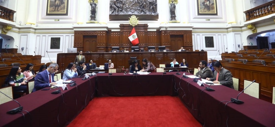 Analizan propuesta de nueva ley para contrataciones con el Estado