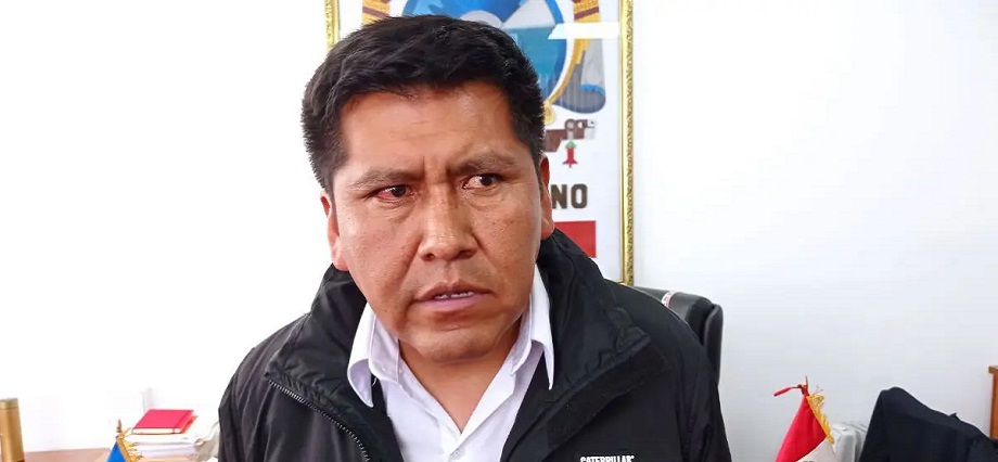 Acusan a gobernador Richard Hancco de direccionar licitación de hospital de Huancané