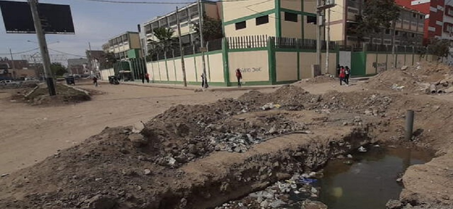 Filtraciones de agua y pagos irregulares en obra de José Leonardo Ortiz