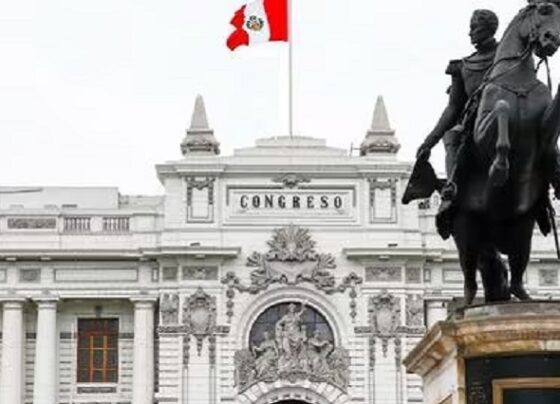 Congreso busca comprar 130 celulares para que legisladores marquen asistencia y voten en Pleno
