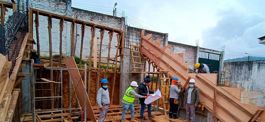 Empresa que paralizó el estadio de Panao debe más de S/ 72 mil a obreros