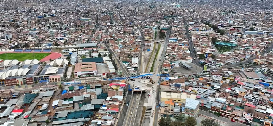 Paralizan obra del Bicentenario y corre el riesgo de no entregarse en marzo