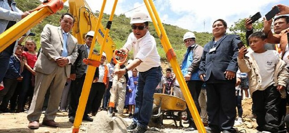 Cajamarca: ministro César Vásquez coloca “primera piedra” del nuevo Centro de Salud La Ramada en Cutervo