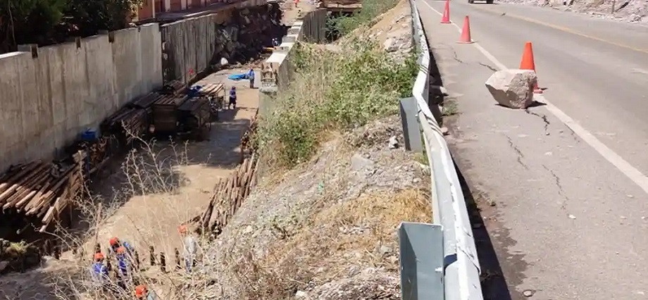 Contraloría alerta sobre graves riesgos en construcción del malecón de Torata