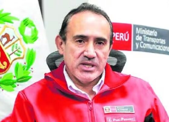 Denuncian que exministro de Vizcarra asesora a empresa que ganó contratos en su gestión en MTC