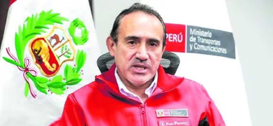 Denuncian que exministro de Vizcarra asesora a empresa que ganó contratos en su gestión en MTC