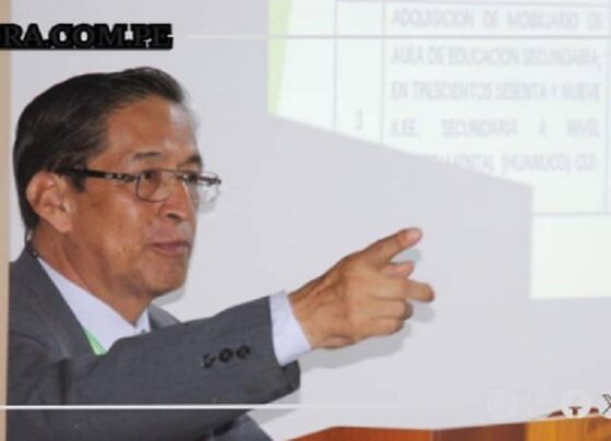 Gorehco entrega mobiliario escolar y anuncia compra de ambulancias