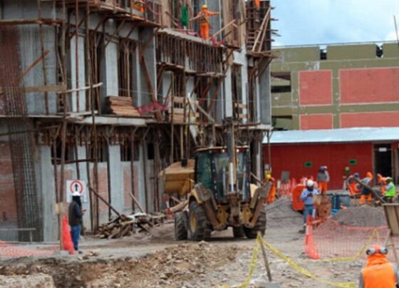 Advierten deficiencias de construcción en la obra de Facultad de Educación