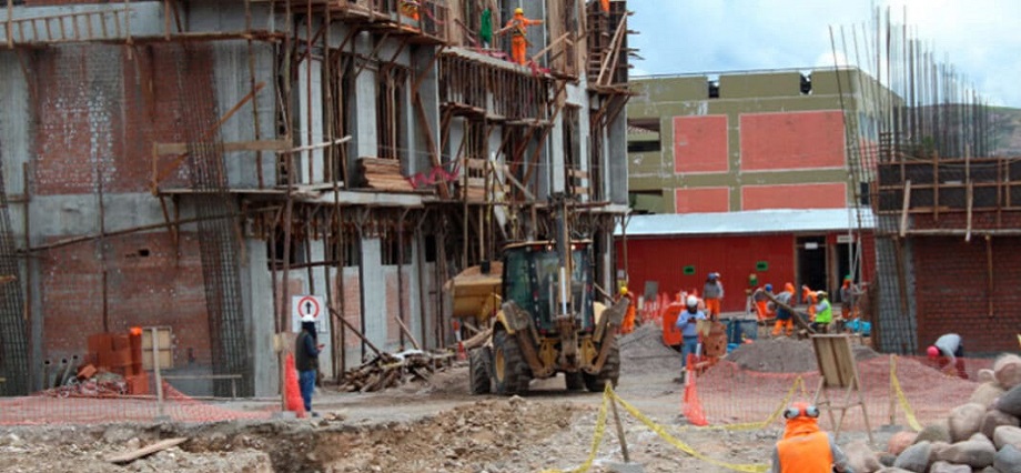 Advierten deficiencias de construcción en la obra de Facultad de Educación