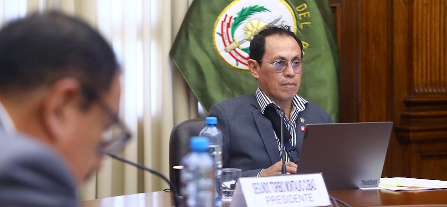Disponen obligatoriedad de publicación de los contratos suscritos por el Estado