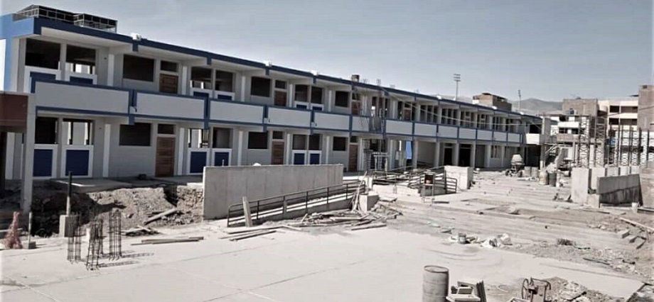 Obras en sector educativo de Camaná con avances lentos