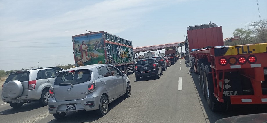 Piura: obras en peaje vía a Sullana, tardan en culminar creando congestionamiento