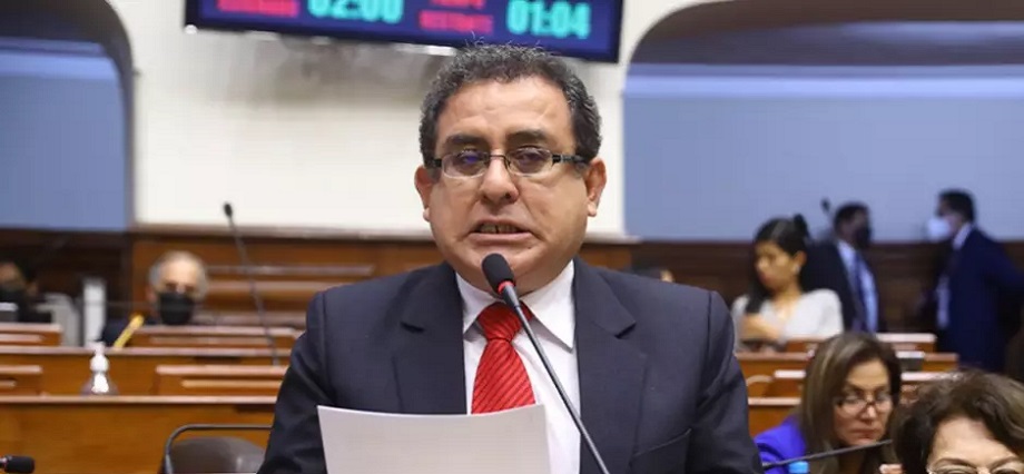 Luis Picón: PJ dictó 4 años de prisión suspendida en su contra por negociación incompatible