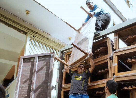 Otra vez licitan compra de carpetas y sillas para escolares