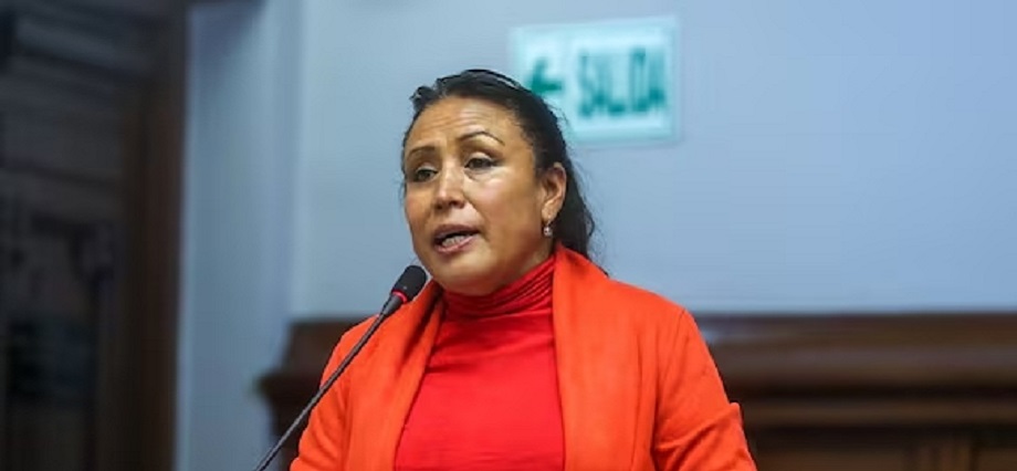 Exfuncionario asegura que esposo de la congresista Elizabeth Medina recibió más de S/ 130 mil en coimas