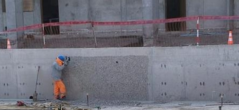 Alertan deficiencias en la construcción de piscina municipal en Mollendo