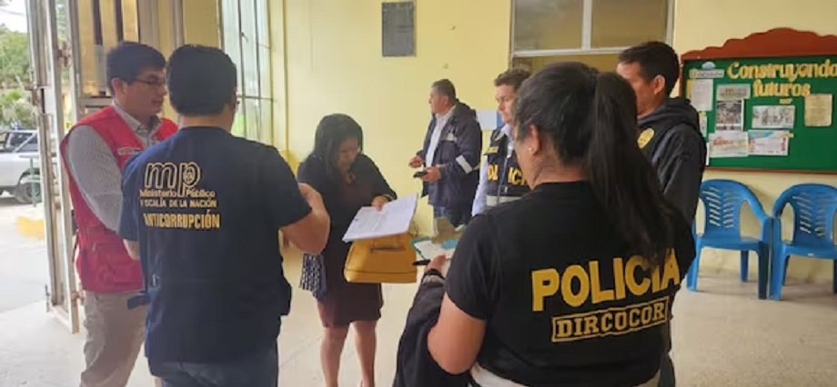 Piura: Alcalde huye de la justicia por obras fantasmas y sobrevaloradas