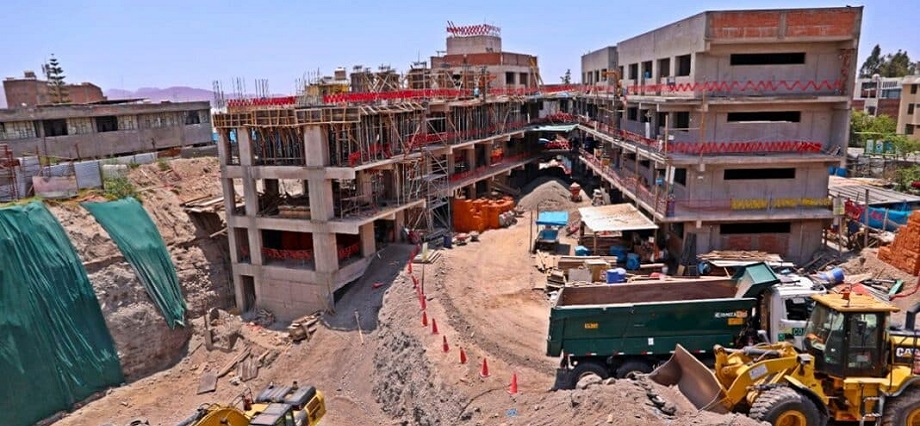 Arequipa: funcionarios de Omar Candia responsables de expediente deficiente de colegio Bouroncle