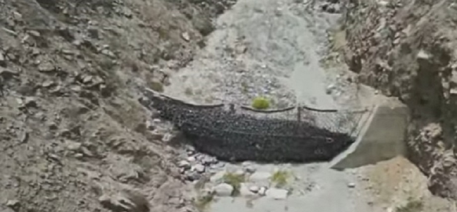 Millonarias mallas de protección abandonadas en depósito mientras en Lima Este siguen en riesgo