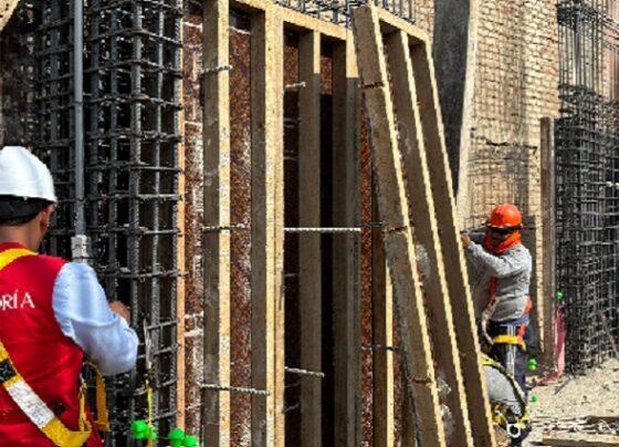 Riesgos de pagos en exceso y deficiencias técnicas en obra educativa de S/ 15 millones en Chiclayo