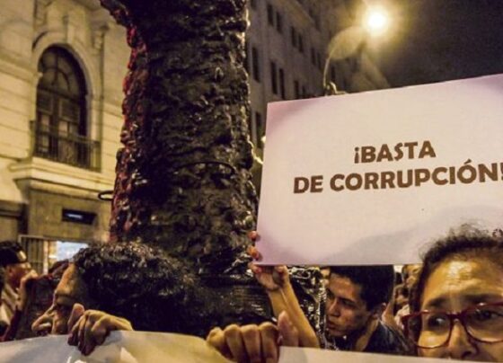 Perú lidera ranking de percepción de la corrupción y desconfianza en autoridades