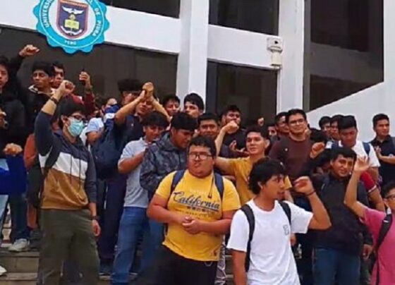 UNP cancela compra de equipos de laboratorio y estudiantes protestan exigiendo la adquisición inmediata