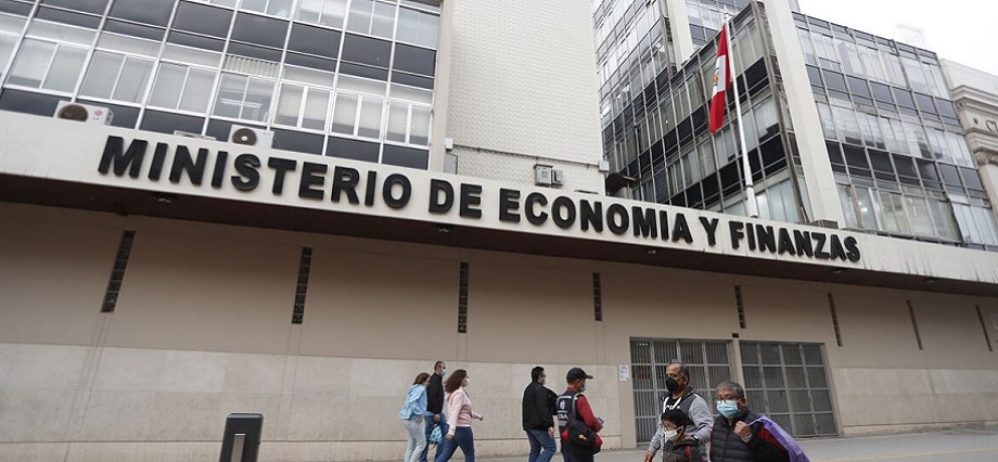 El nuevo reglamento de contrataciones públicas: ¿Más eficiencia o más burocracia?