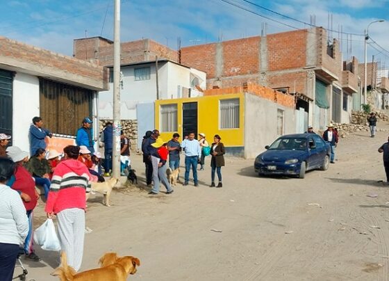 Protestan por abandono de obra de asfaltado vial en Mariano Melgar