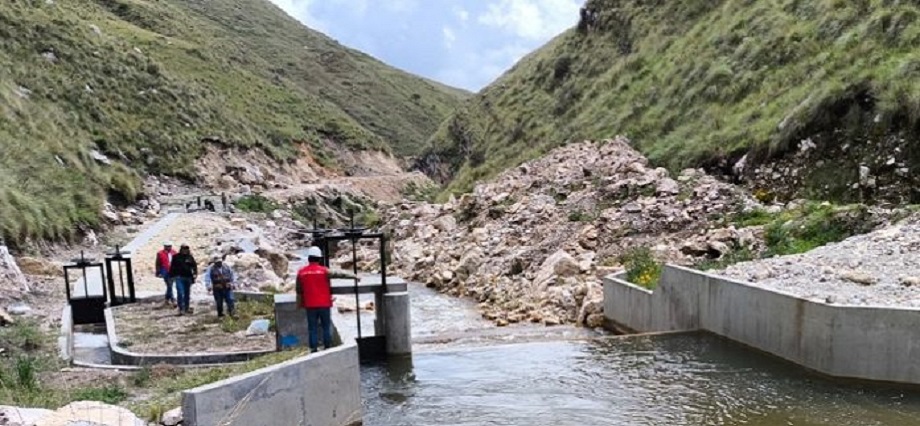 Contraloría advierte riesgos en construcción de un canal de riego en Jauja