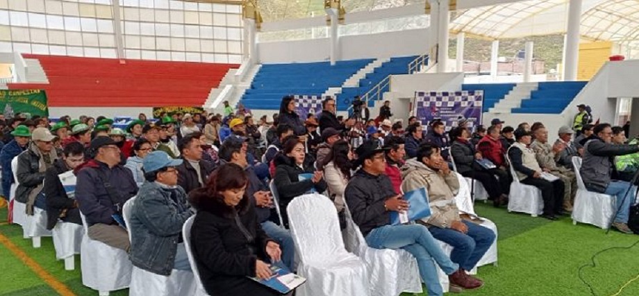 Comunidades de Pasco, Junín y Huancavelica exigen contratar con el Estado