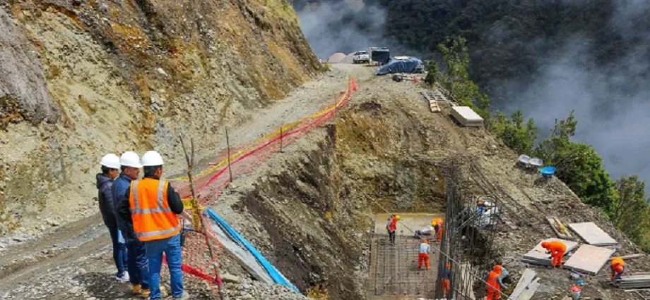 Denuncian descontrol en la obra de la carretera Putis- Choymacota