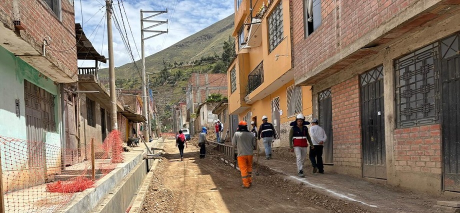 Contraloría advierte deficiencias en pavimentación de calles de Pillco Marca