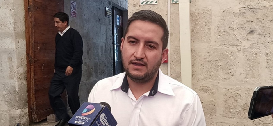 Gobierno Regional de Arequipa entrega obras inconclusas