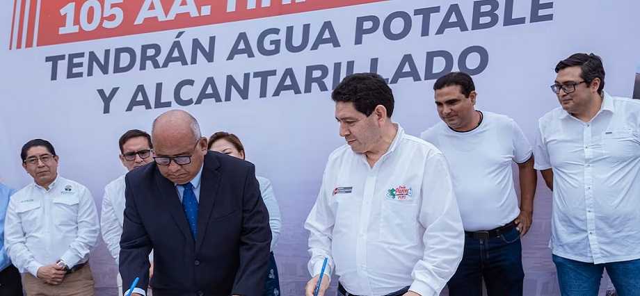 Firman contrato para ejecución de megaproyecto 105 asentamientos humanos de Piura