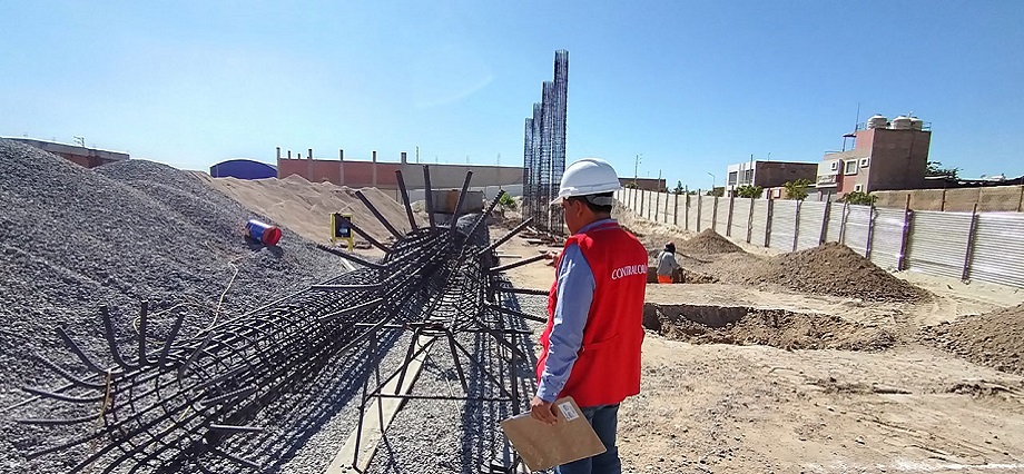 Mala construcción hay en colegio de Majes