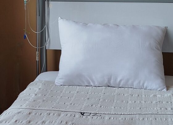 Perú Compras actualiza cuatro fichas técnicas de ropa de cama para agilizar su compra en el Estado y fortalecer la atención hospitalaria