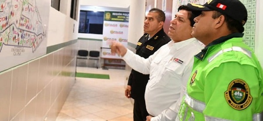 Compra de pistolas para PNP: portal especializado alerta sobre posible direccionamiento
