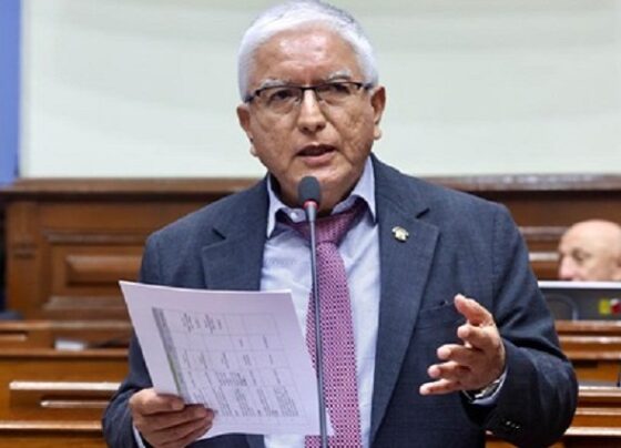 Congresista Héctor Acuña presenta proyecto de ley para declarar en emergencia y reorganización el Seguro Social de Salud (ESsalud)