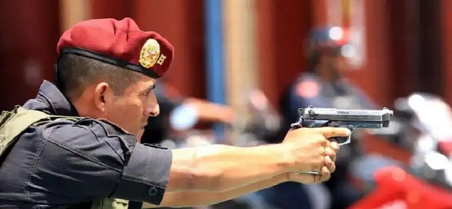 Mininter postergó compra de pistolas después de acusación de favorecimiento