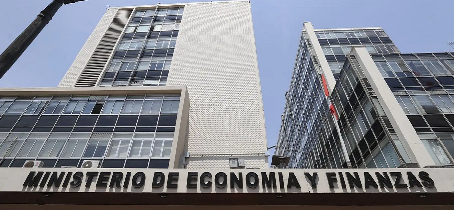 MEF transfiere S/ 317 millones para asegurar continuidad de obras ante inundaciones