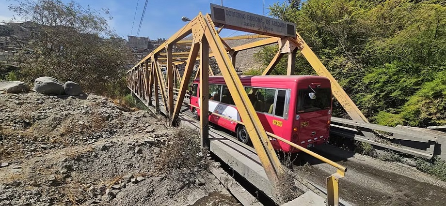 Arequipa: Vecinos de Socabaya exigen acelerar construcción de puente en La Mansión