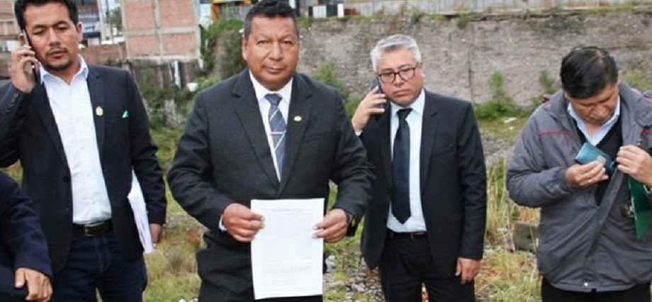 Contraloría halla responsabilidad penal y administrativa en alcalde Llallico por compra de terreno