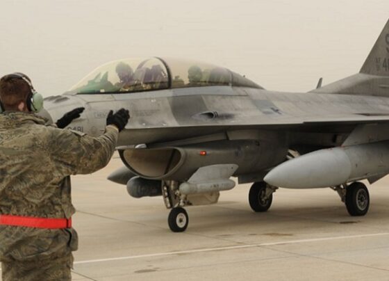 Gobierno asegura la compra de 24 aviones caza con endeudamiento de S/7,580 millones