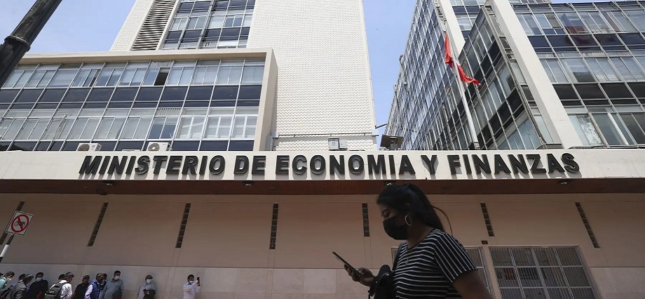 MEF: entran en vigor cambios que aceleran las compras públicas