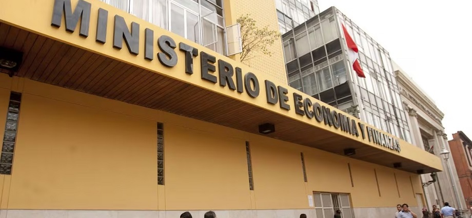 MEF aprueba ajustes al Reglamento de la Ley General de Contrataciones Públicas mediante el D.S. N.° 001-2026-EF