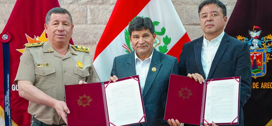 Arequipa: Firman convenio para la compra de 100 patrulleros