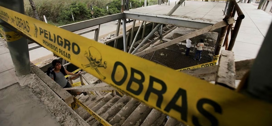 Hay más de 2,700 obras públicas paralizadas en el Perú, según la Contraloría