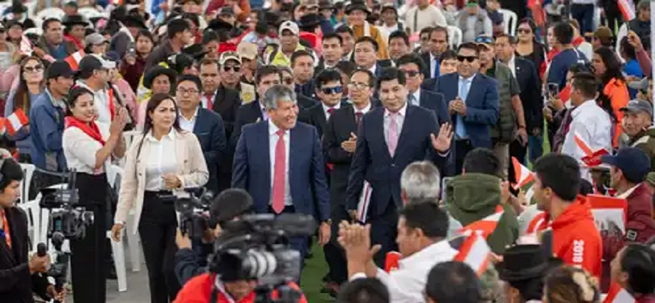 Ayacucho: gestión de Oscorima entrega millonarios contratos a empresa puneña pese a denuncias por presuntas irregularidades
