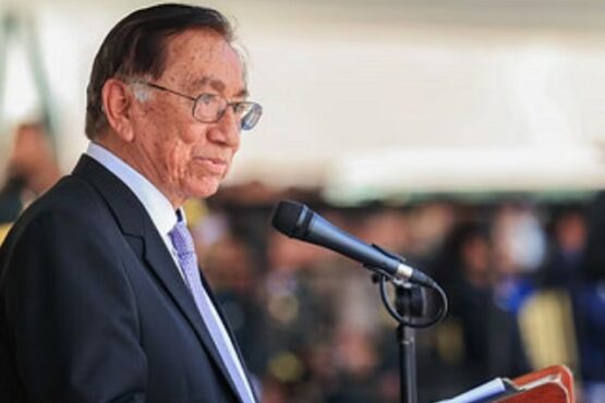 Presidente Balcázar aplica cláusula anticorrupción en adenda para modernizar aeropuertos del sur